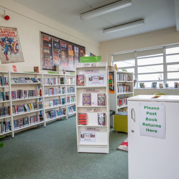 st benedicts school library-4